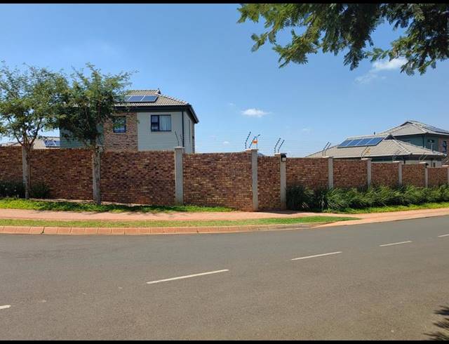 4 BEDROOM HOUSE FOR SALE IN LOTUS GARDENS